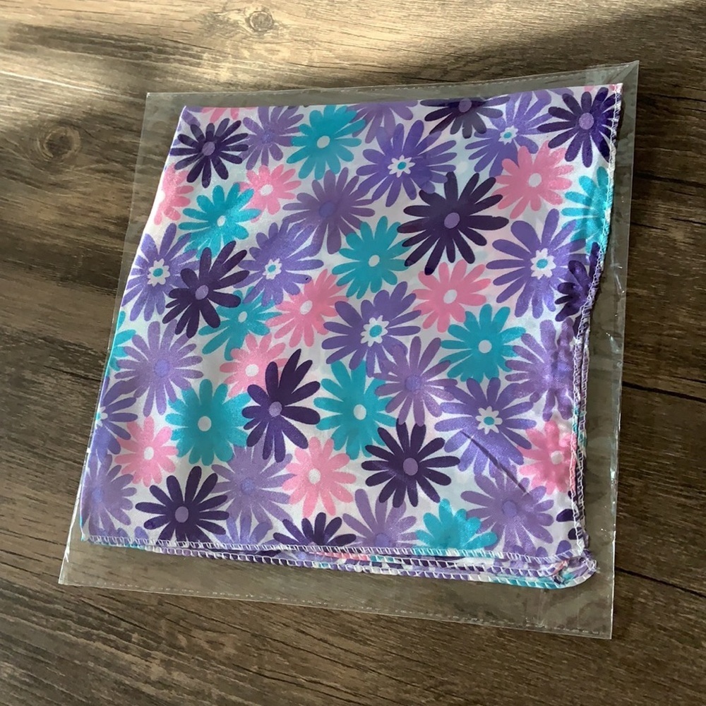 NWT Daisy Print Floral Square Neck Scarf Teal‎ Purple - Picture 5 of 5